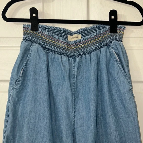 Madewell jeans with cute stretchy waist - Picture 3 of 8